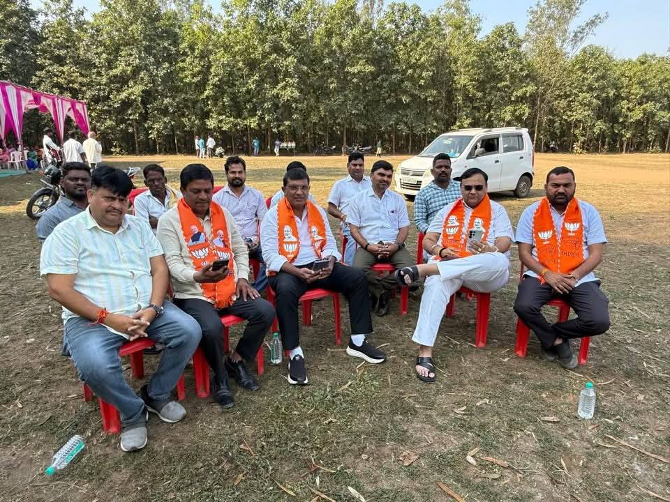 તા.૨૮-૧૨-૨૦૨૫ ના રોજ સુરત જિલ્લાના માંડવી તાલુકાના કાલખાડી ખાતે મન કી બાત કાર્યક્રમ નિહાળ્યો હતો.